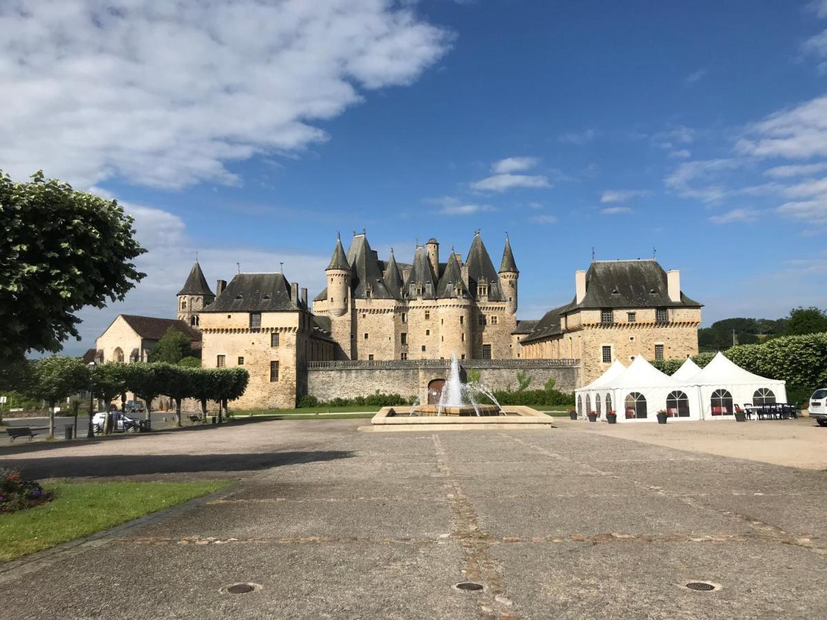 Town House Jumilhac-Le-Grand Villa Exterior photo